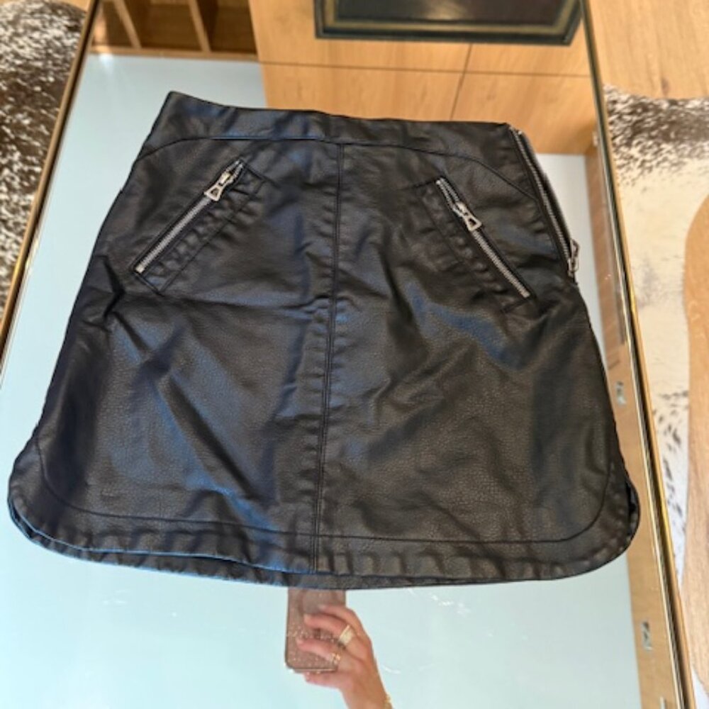 Pre-loved Black Pleather Mini Skirt with Zipper Pockets - Size XS